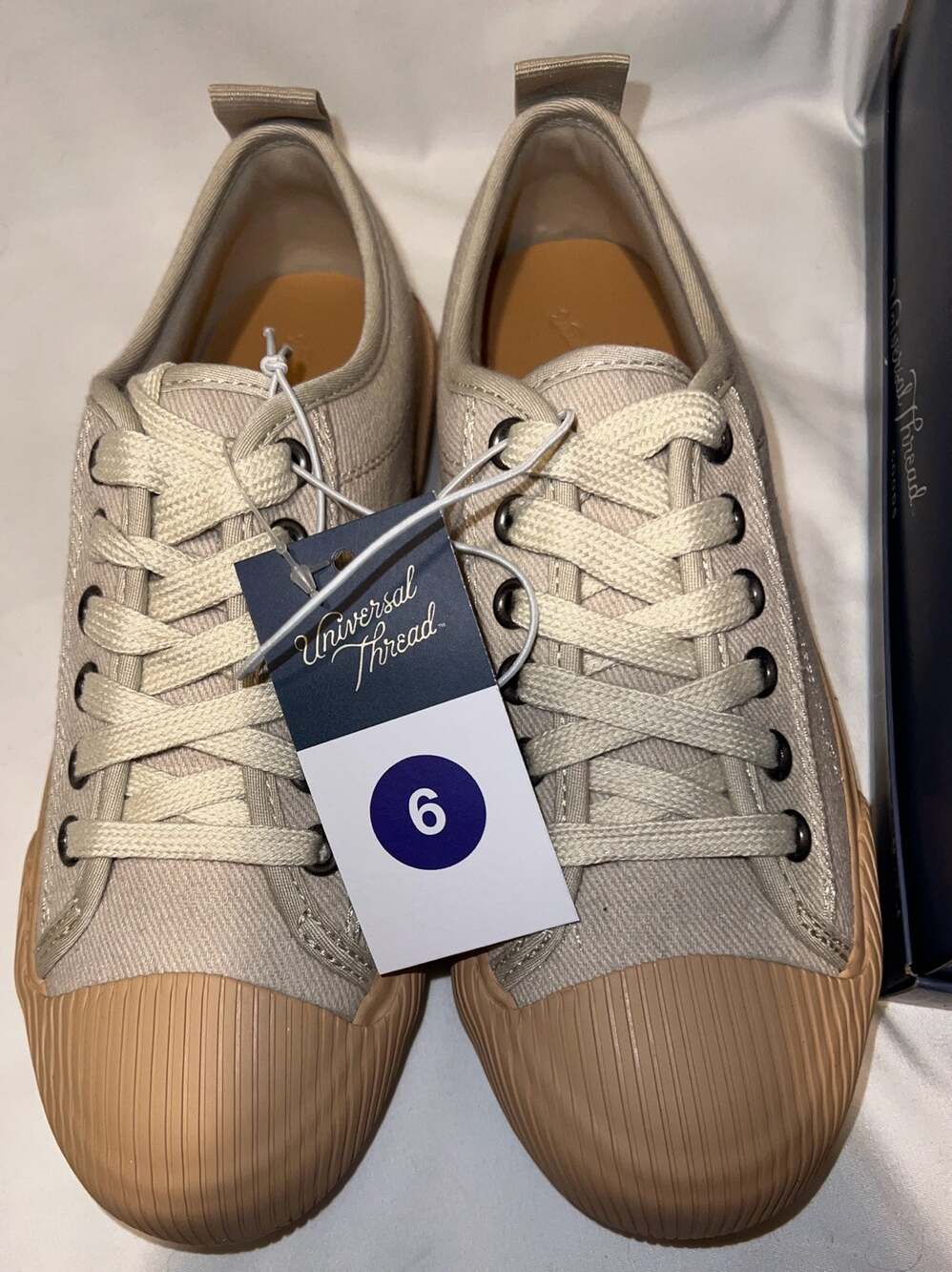 NIB Universal Thread Sneakers Cream Grace Women 6